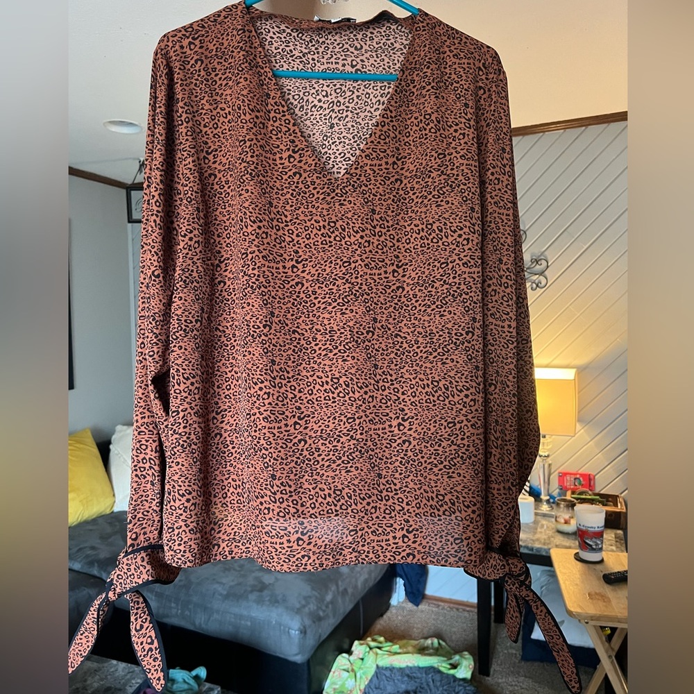 Women’s 2X Minna rust leopard blouse